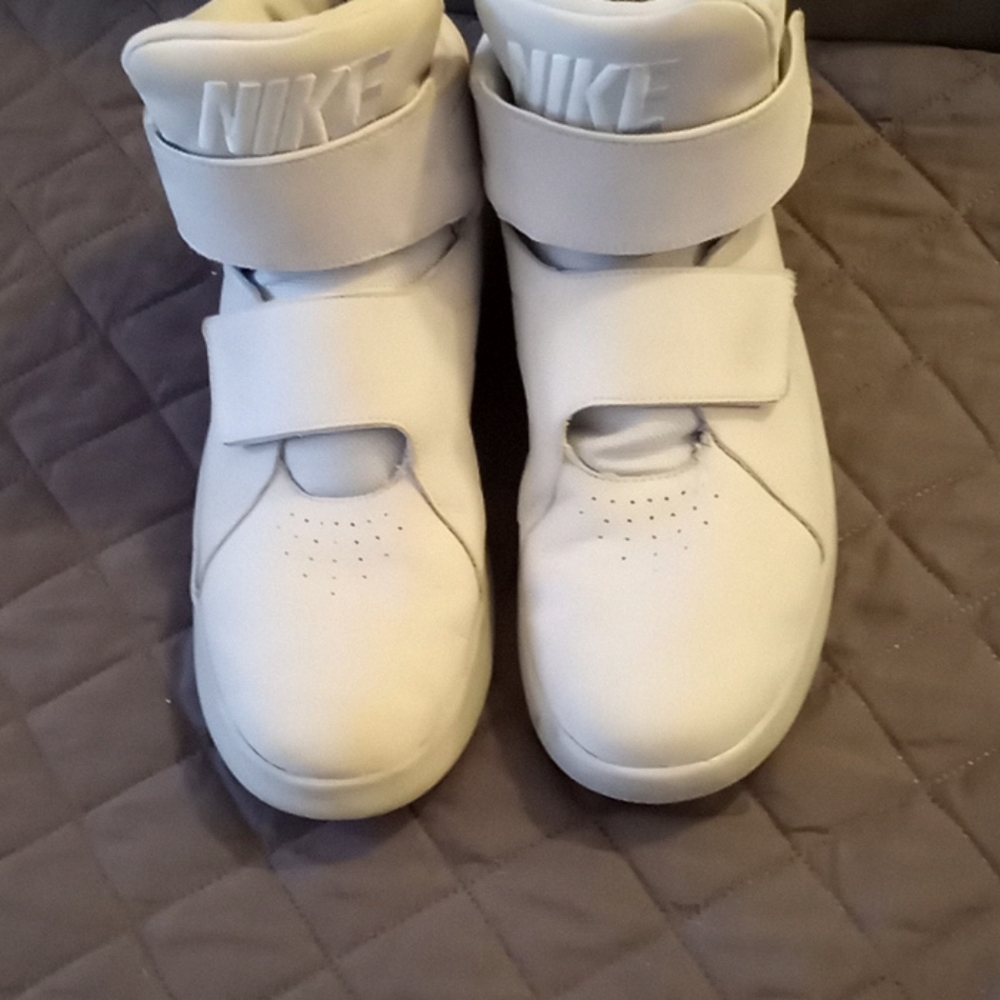 Mens sneakers